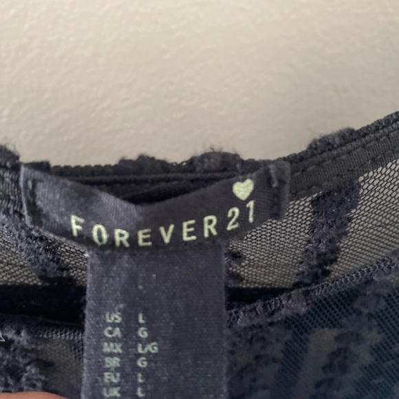 Black lace dress - Picture 2 of 3